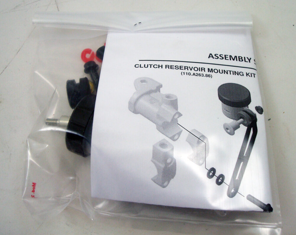 DSC01391_1290381138 Brembo clutch master cylinder Reservoir 15ml